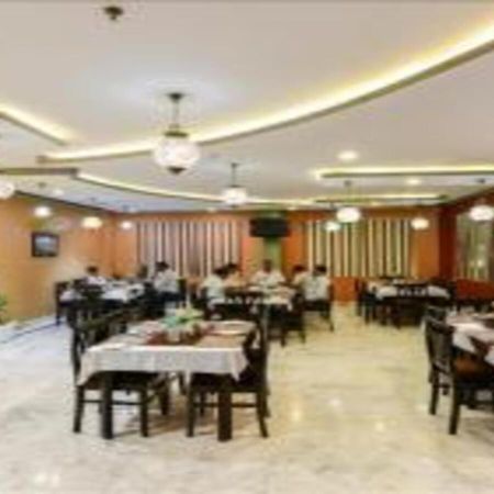 Hotel Chanakya Агра Экстерьер фото