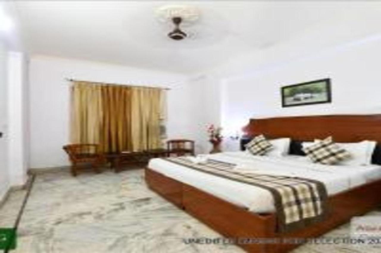 Hotel Chanakya Агра Экстерьер фото