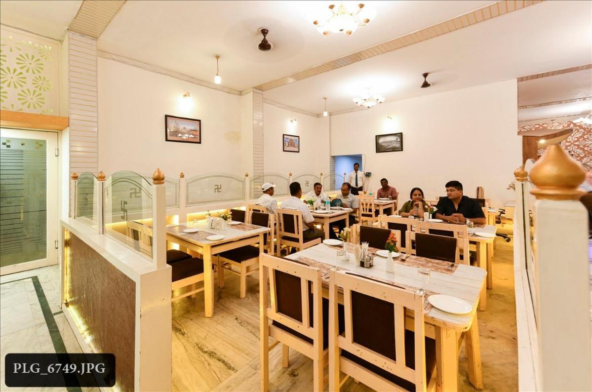 Hotel Chanakya Агра Экстерьер фото