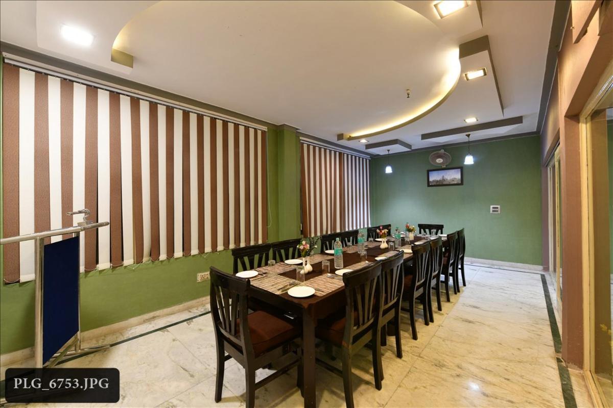 Hotel Chanakya Агра Экстерьер фото