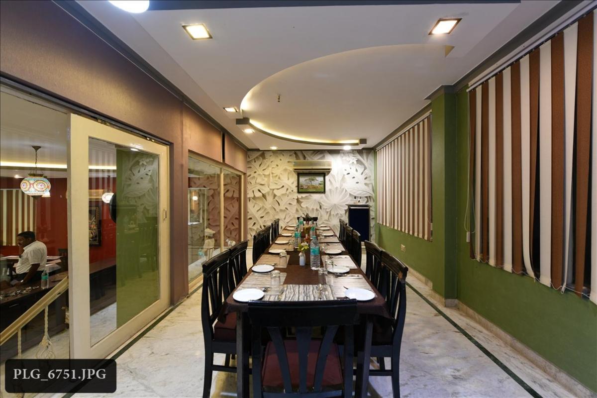 Hotel Chanakya Агра Экстерьер фото